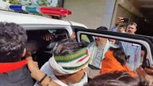 जबलपुर: होटल में दो युवकों ने हिंदू युवतियों को बुलाया, बजरंग दल ने पकड़कर पुलिस को सौंपा 1000425472