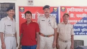 पूर्वी चंपारण में संपत्ति विवाद में बेटे ने मां की गड़ासी से हत्या की, शव गड्ढे में फेंका 20260727_142416