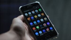 5G स्मार्टफोन की दुनिया: कम बजट में कौन सा फोन है आपके लिए बेस्ट? 20260812_223659