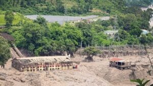 नेपाल में भीषण बाढ़: 1000 लोग बहने और 4000 मलबे में दबने की आशंका, महाराजगंज में अलर्ट 20260826_150516