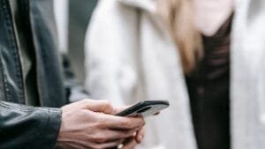 फोन चोरी होने पर UPI और Bank Account को तुरंत कैसे सुरक्षित करें? 20260929_182310